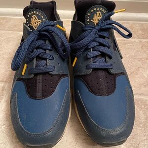 Men’s Nike Huarache size 11.5